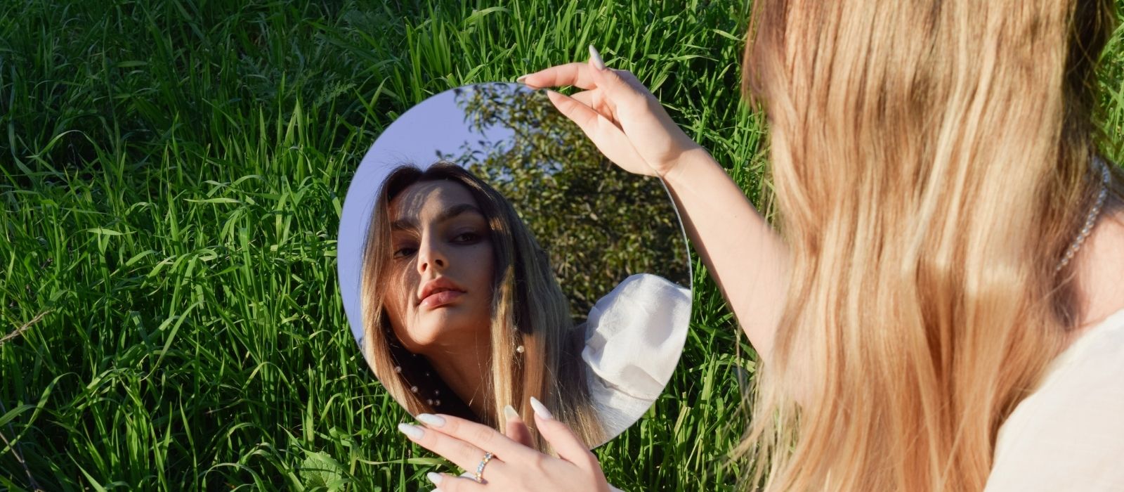 childhood-wounds-physical-symptoms-skin-hair