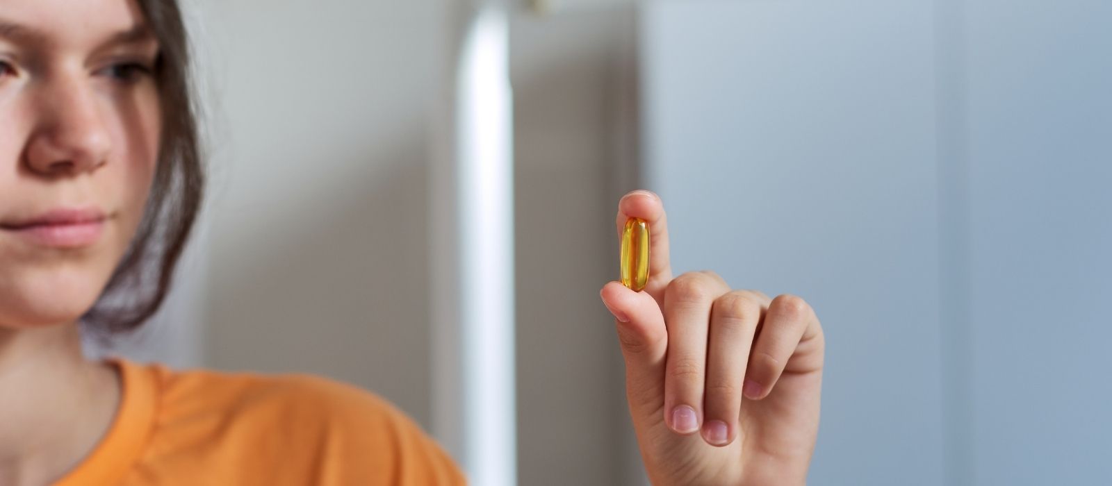 woman sunshine natural warm light outdoor