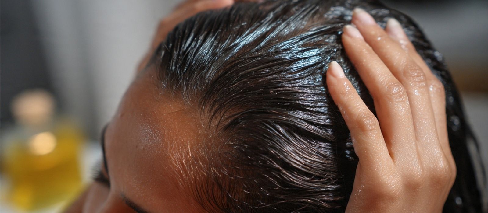 What Does Oiling Your Hair Actually Do (And How to Do It Right)