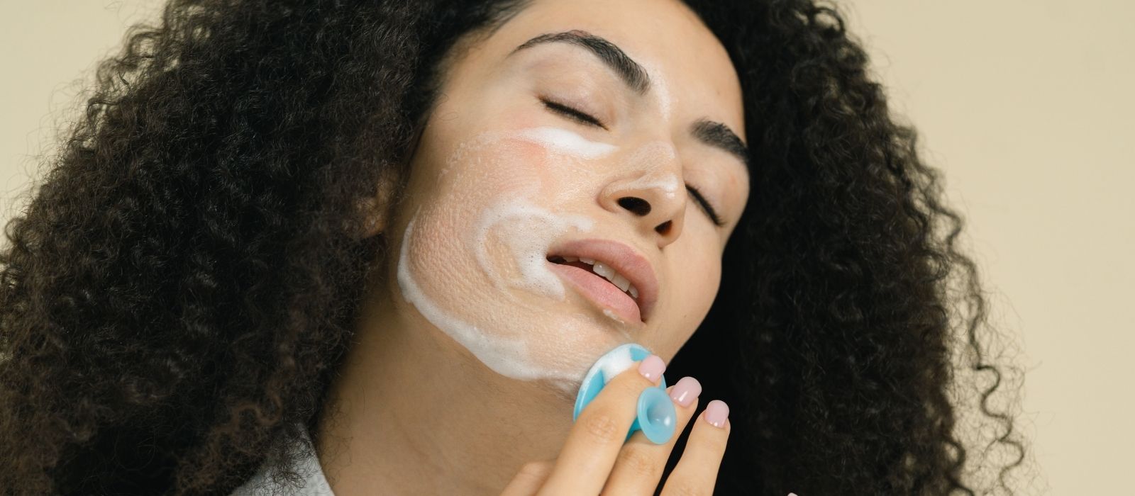 what happens to your skin during perimenopause complete changes guide