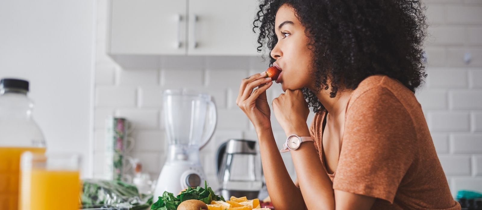 woman food warm light natural kitchen
