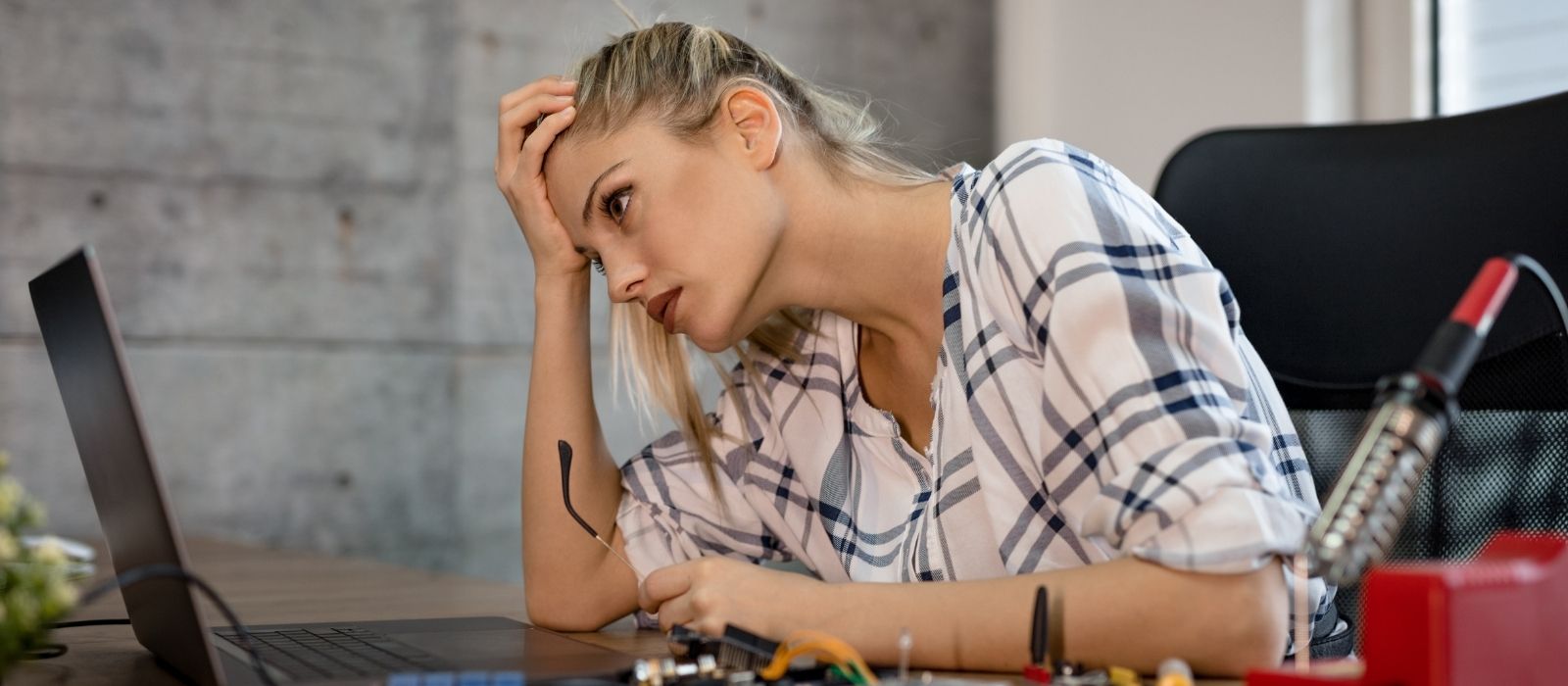 woman anxious agreeable conflict avoidant